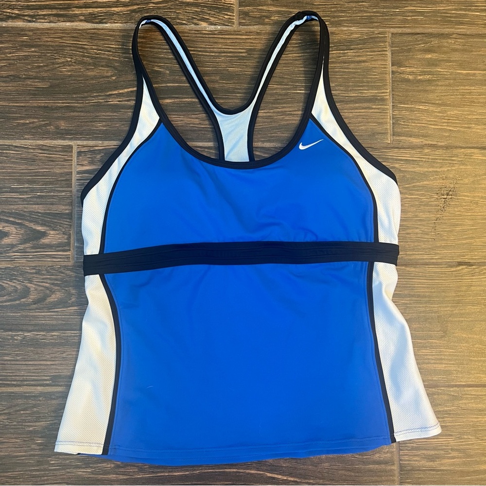 ✨NIKE Swim Top - size M/L